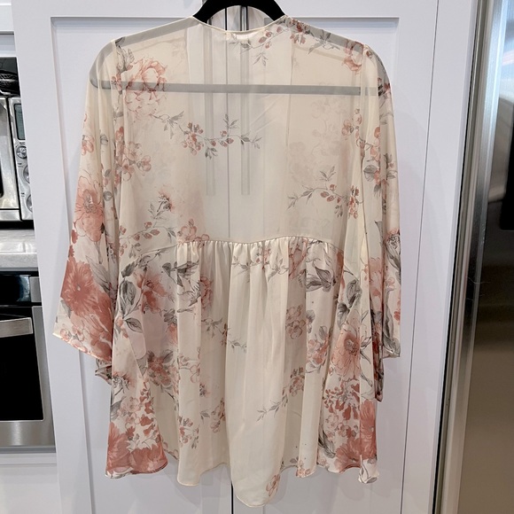 Chris & Carol Sheer Beige Floral Kimono/Coverup - Picture 8 of 8